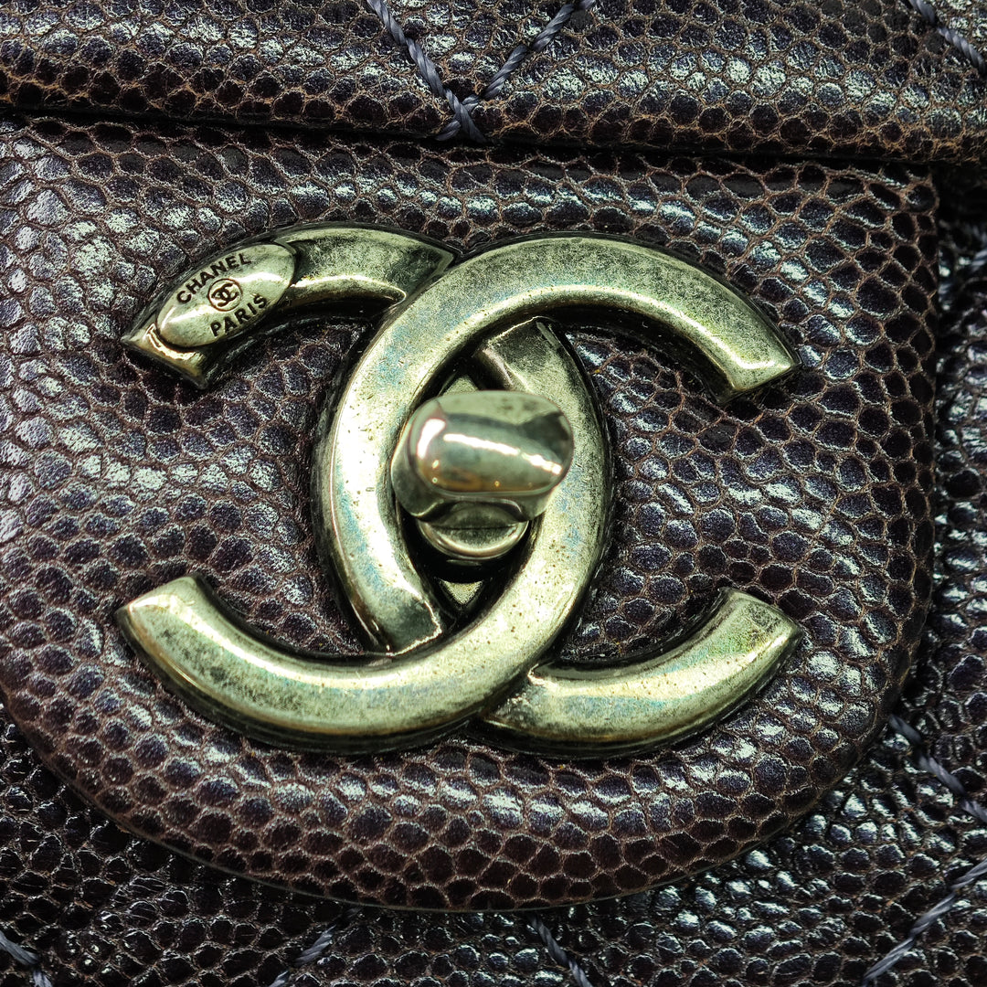 Chanel Medium Matelassé Iridescent Caviar Easy à rabat