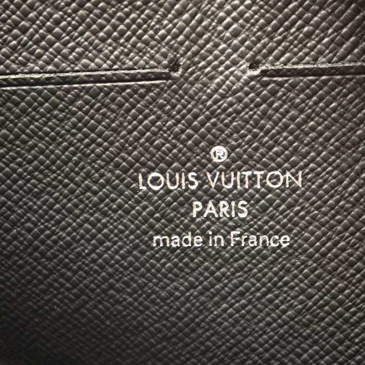 Louis Vuitton Damier Graphite 3D Pochette Voyage MM