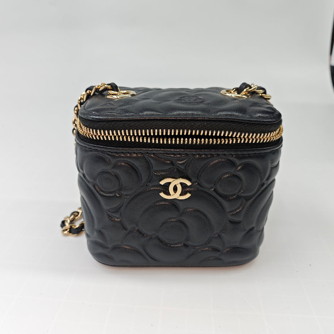 Chanel Mini Camellia embossé Cuir d’agneau Vanity avec chaîne