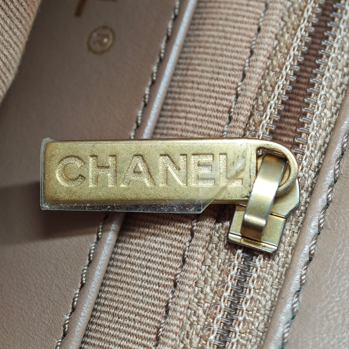 Chanel Small Matelassé Cuir d’agneau Pillow Crush à rabat
