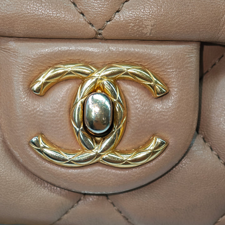Chanel Small Matelassé Cuir d’agneau Pillow Crush à rabat