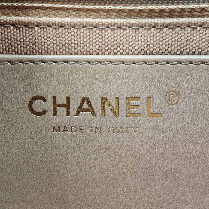 Chanel Small Matelassé Cuir d’agneau Pillow Crush à rabat