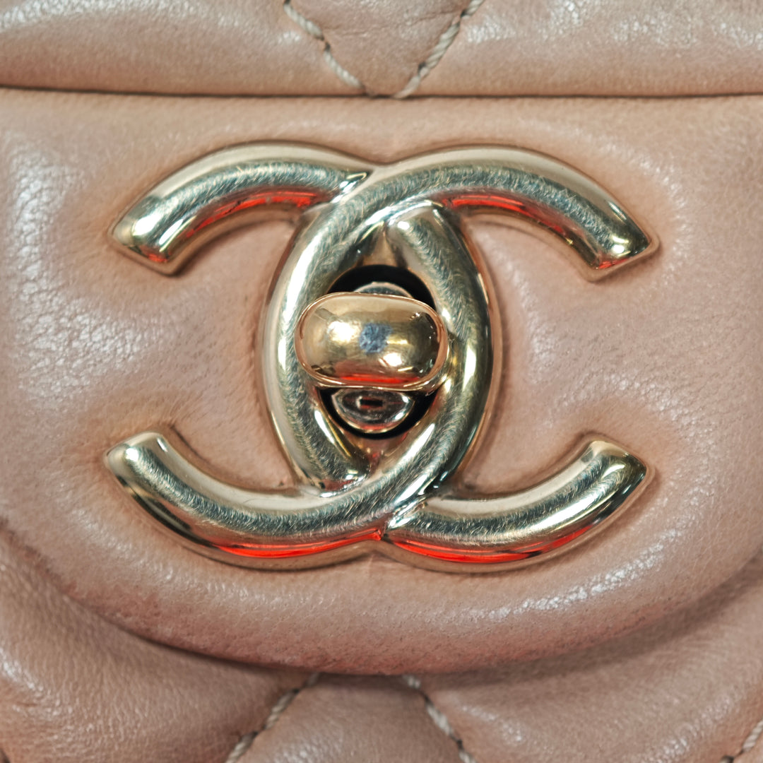 Chanel Medium Classic Cuir d’agneau Double rabat
