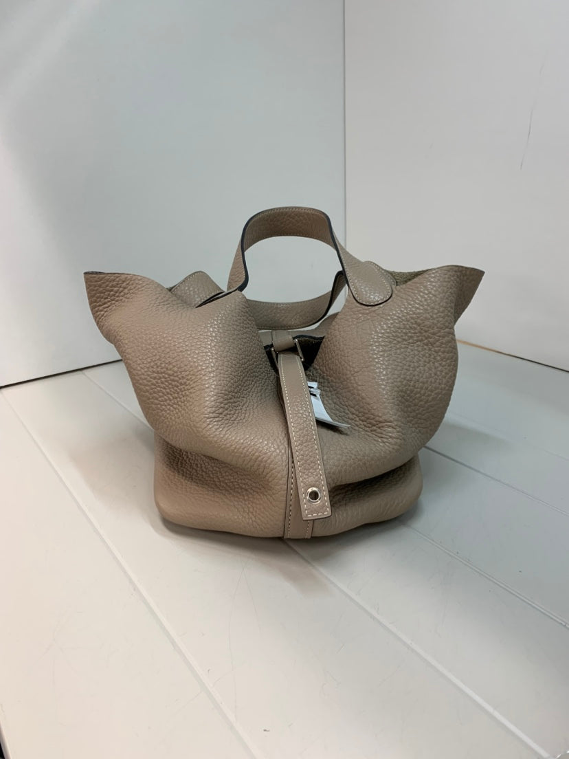 Hermès Clemence Picotin Lock 18