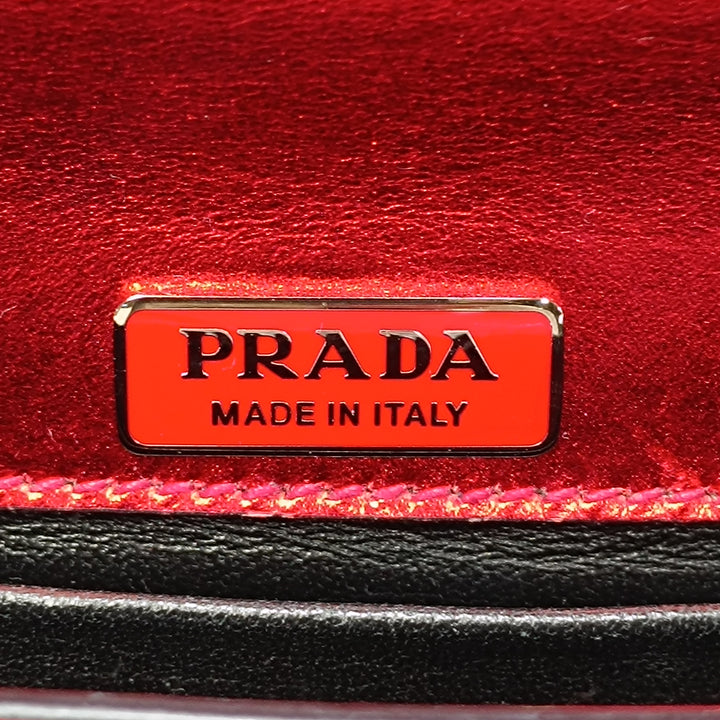 Prada Saffiano à finitions Metallic Vitello Cahier Sac