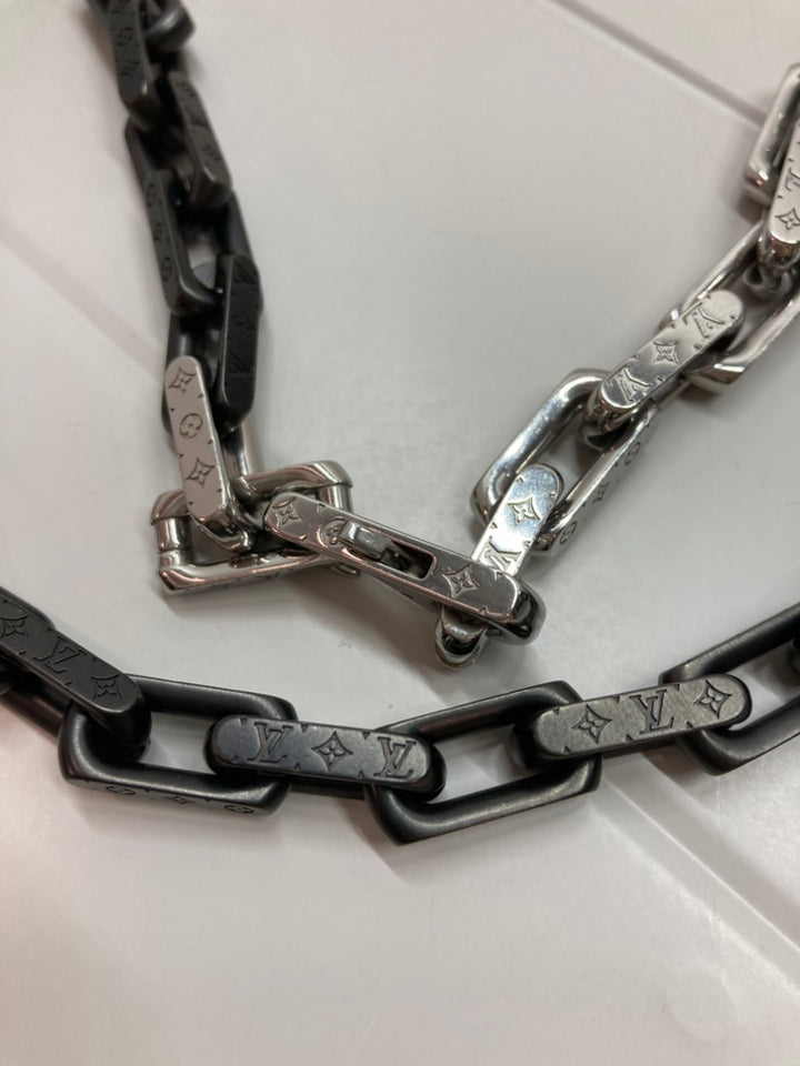Louis Vuitton Stainless Steel Monogram Chain Collier