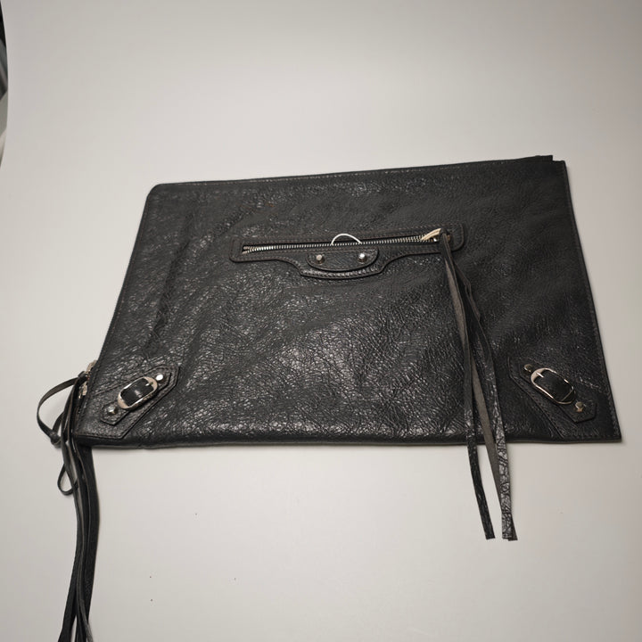 Balenciaga Cuir d’agneau Motocross Classic Zip Around Flat Pochette
