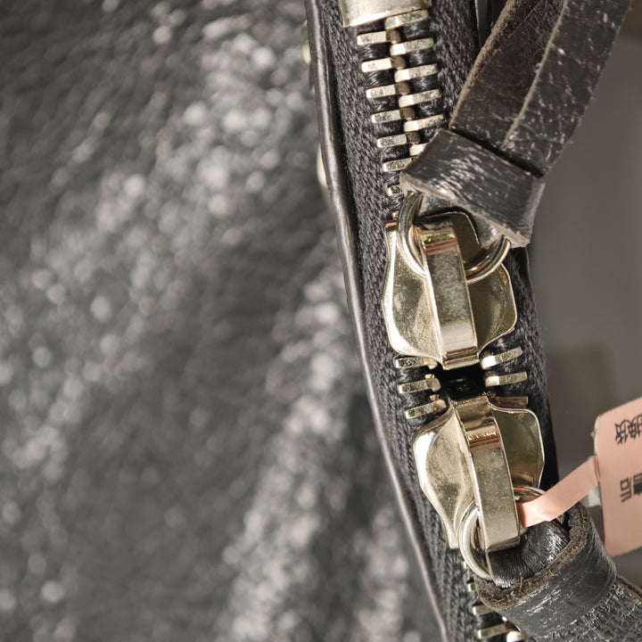 Balenciaga Cuir d’agneau Motocross Classic Zip Around Flat Pochette