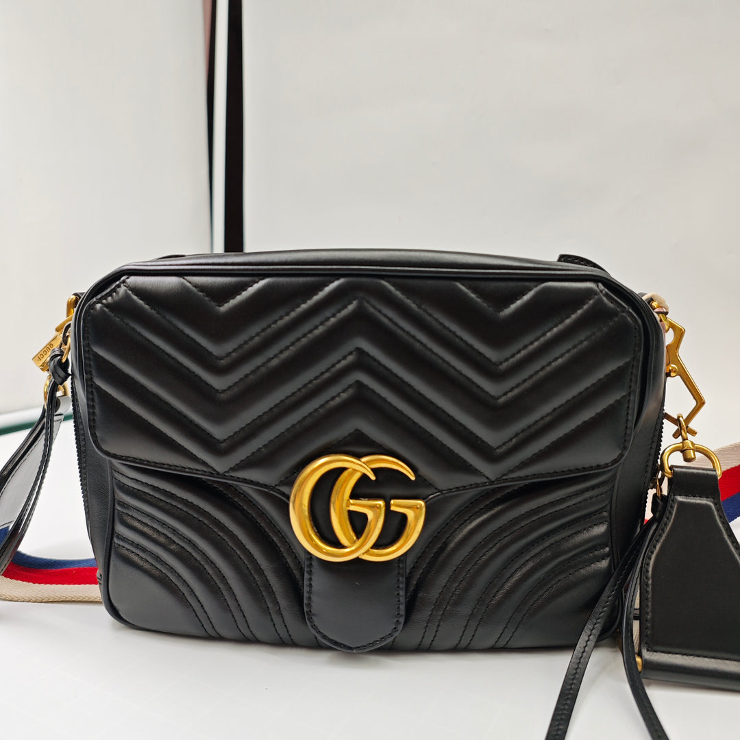 Gucci Small GG Marmont Matelasse Cuir de veau Sylvie sac à anse supérieure