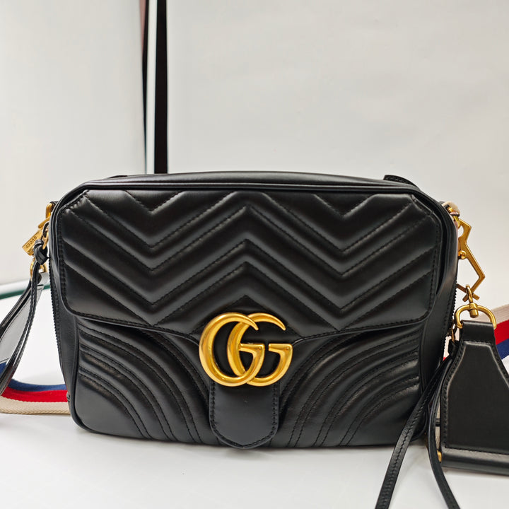 Gucci Small GG Marmont Matelasse Cuir de veau Sylvie sac à anse supérieure