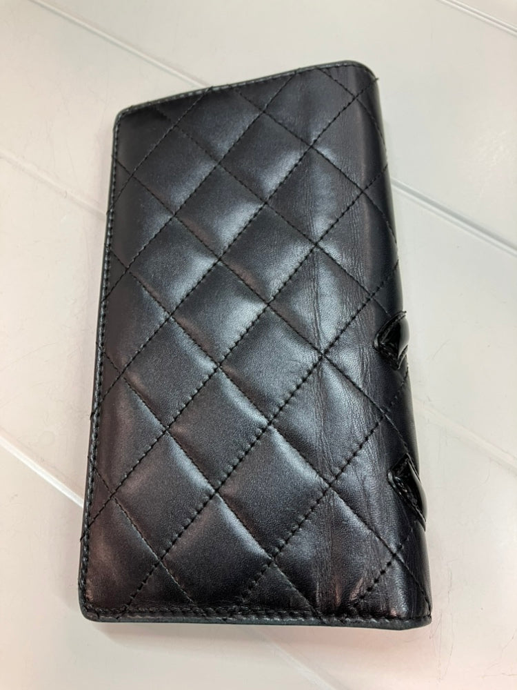 Chanel Matelassé Cuir d’agneau Cambon Ligne Bifold Portefeuille