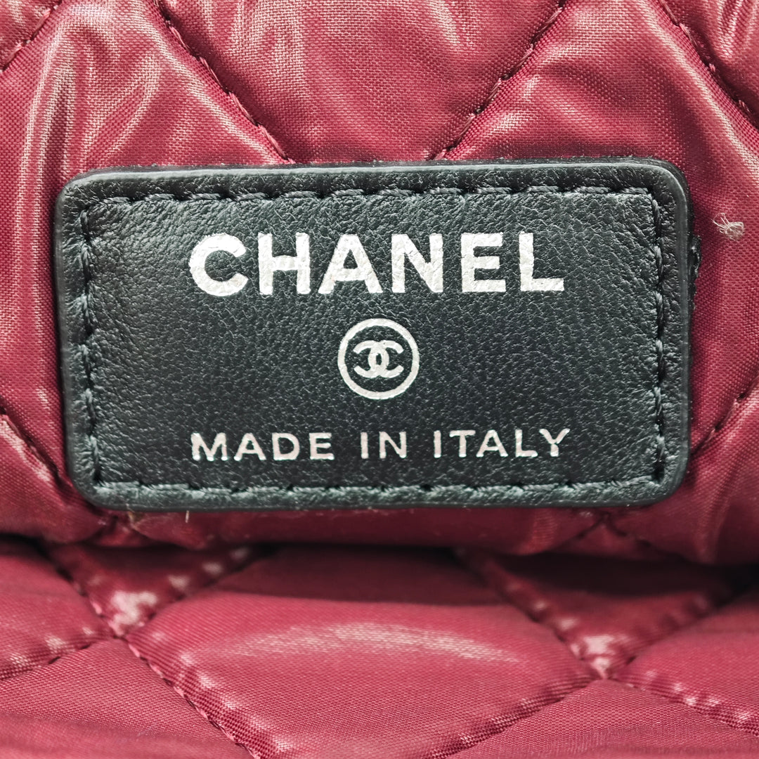 Chanel Matelassé Cuir d’agneau CC Beauty Foldover Pochette