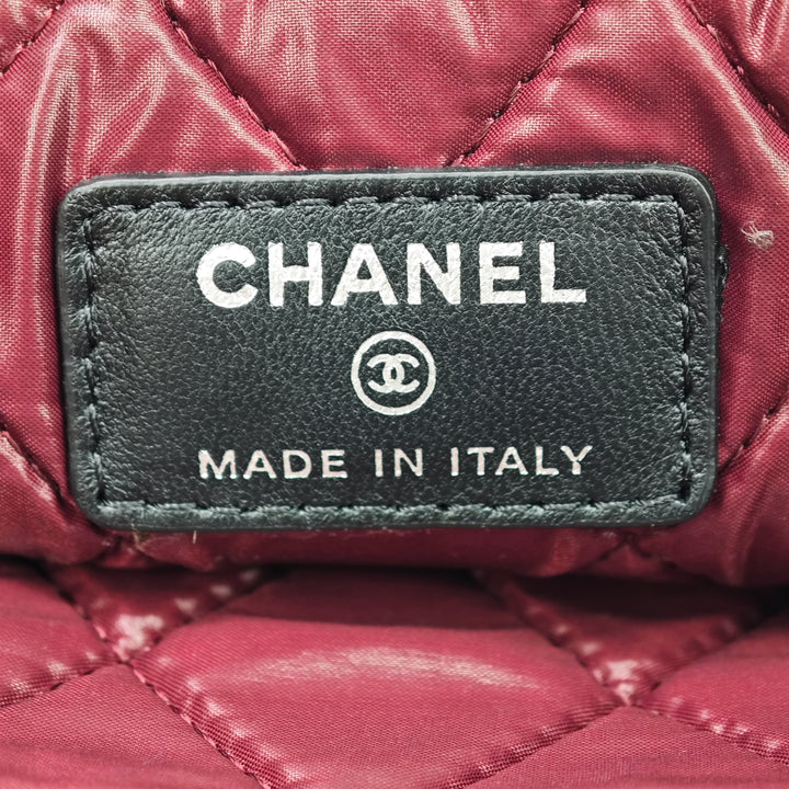 Chanel Matelassé Cuir d’agneau CC Beauty Foldover Pochette