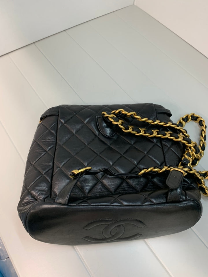 Chanel Medium Matelassé Cuir d’agneau Duma Sac à dos