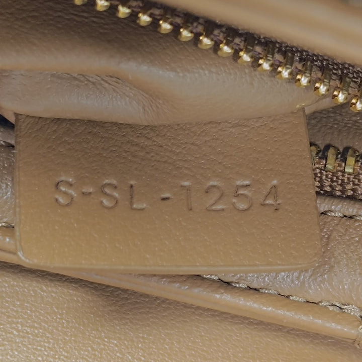 Celine Teen brillant Cuir de veau Triomphe Sac porté croisé