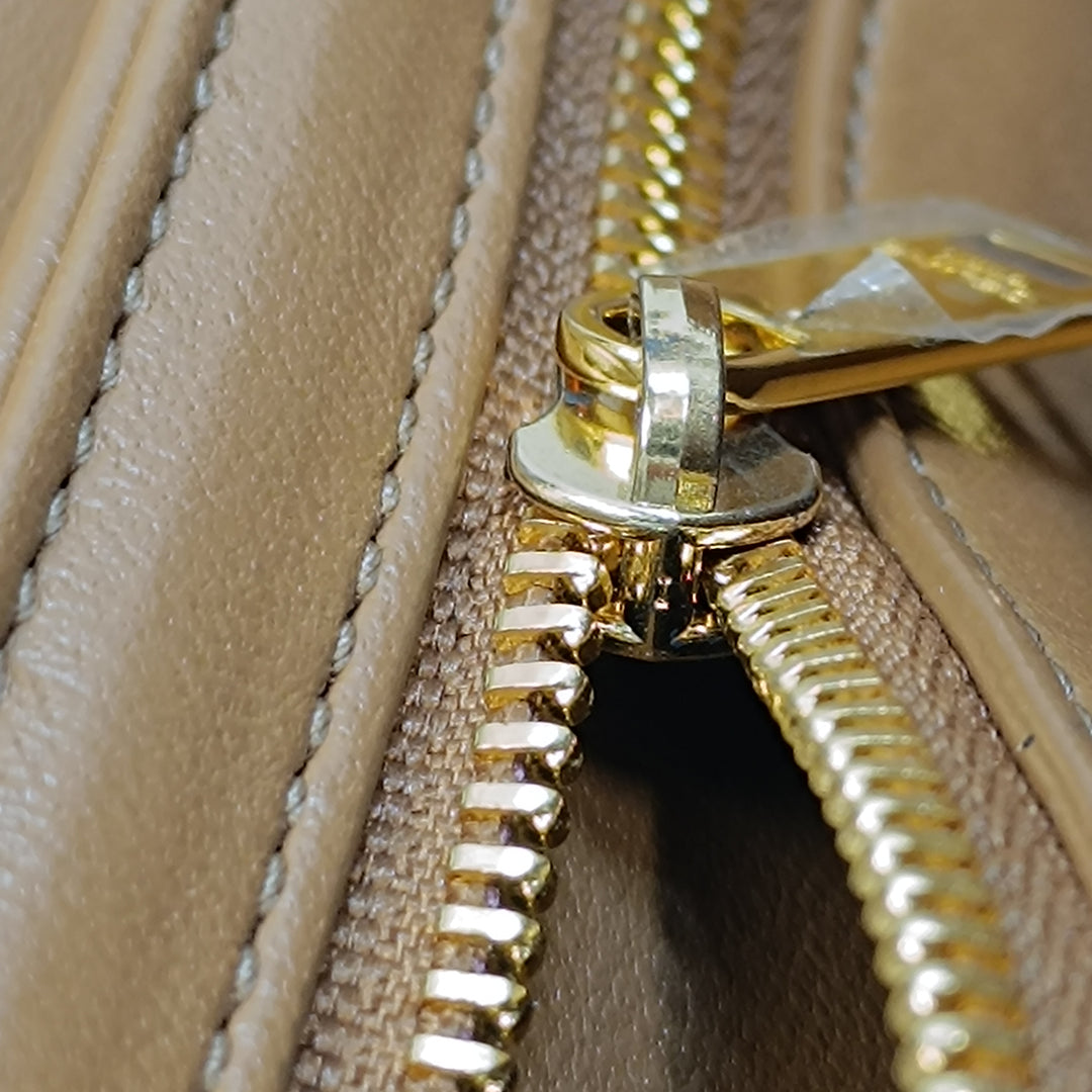 Celine Teen brillant Cuir de veau Triomphe Sac porté croisé