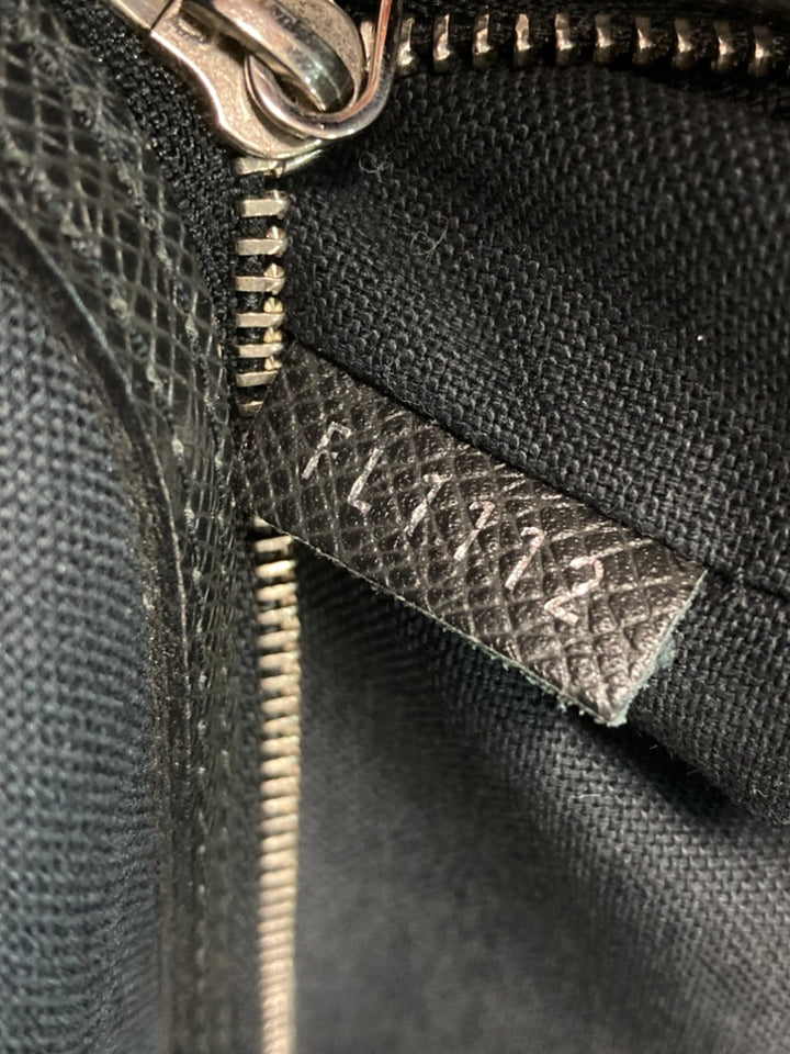 Louis Vuitton Taiga Neo Igor Porte-documents