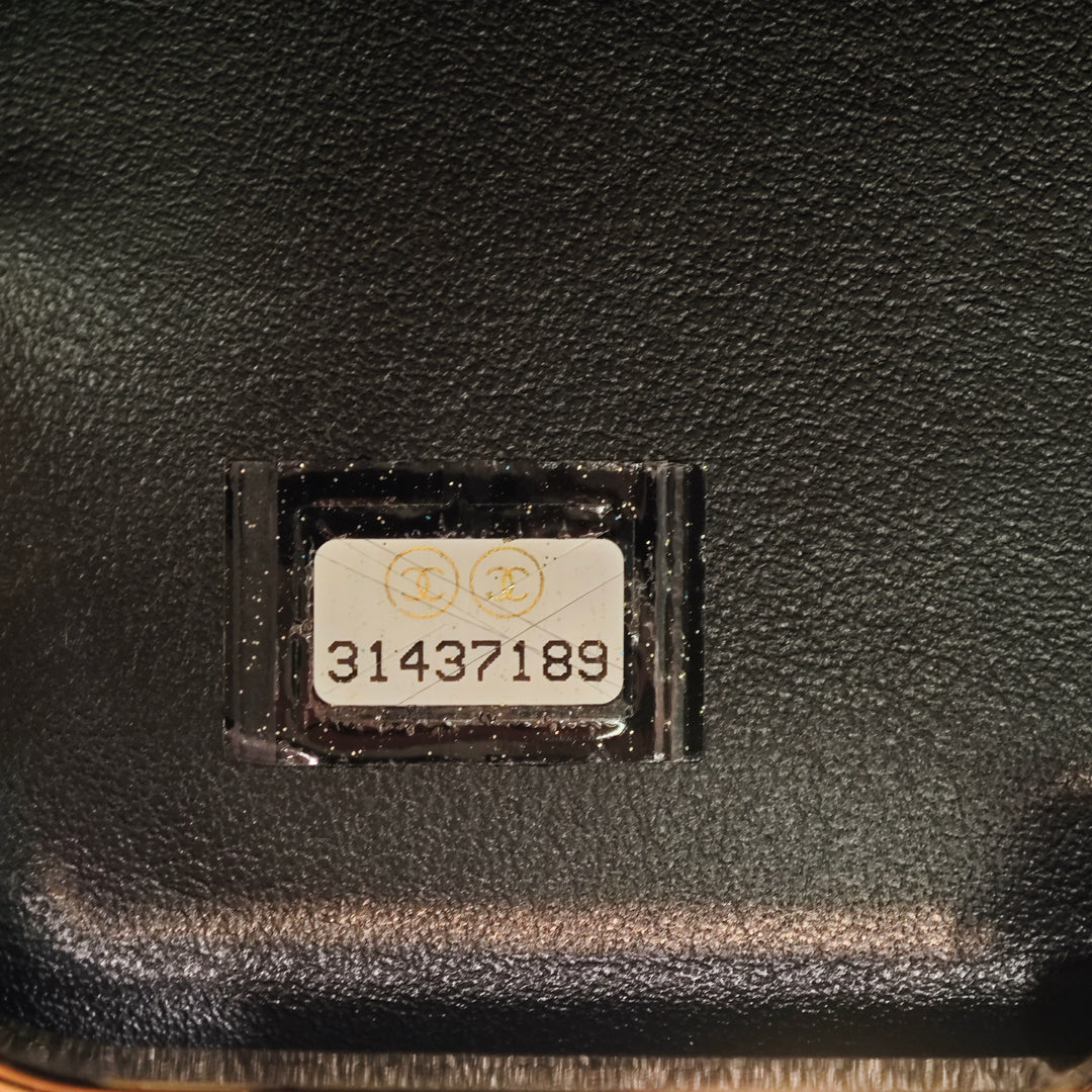 Chanel Large Glazed Cuir de chèvre Boîte avec chaîne