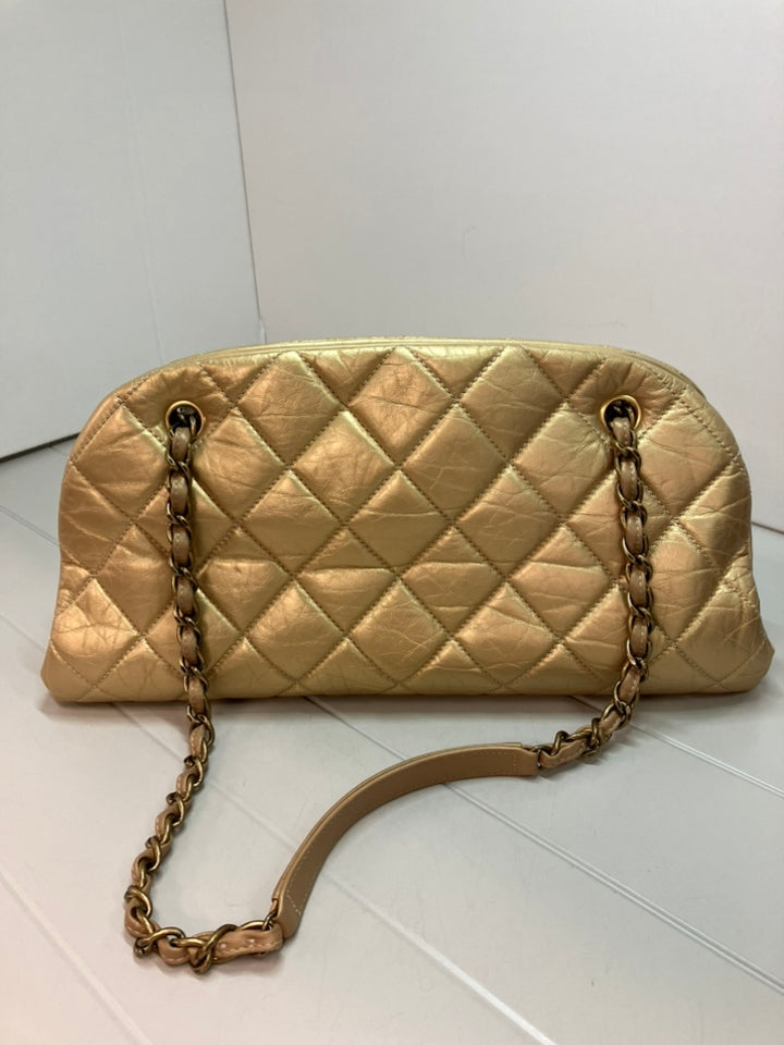 Chanel Medium vieilli Cuir de veau Just Mademoiselle Bowling Sac