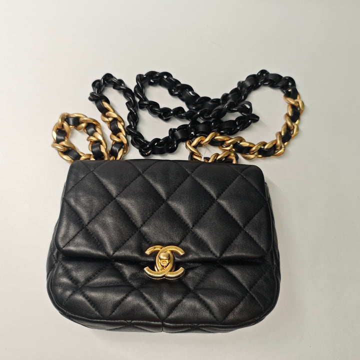 Chanel Mini Matelassé Cuir d’agneau Candy Chain à rabat