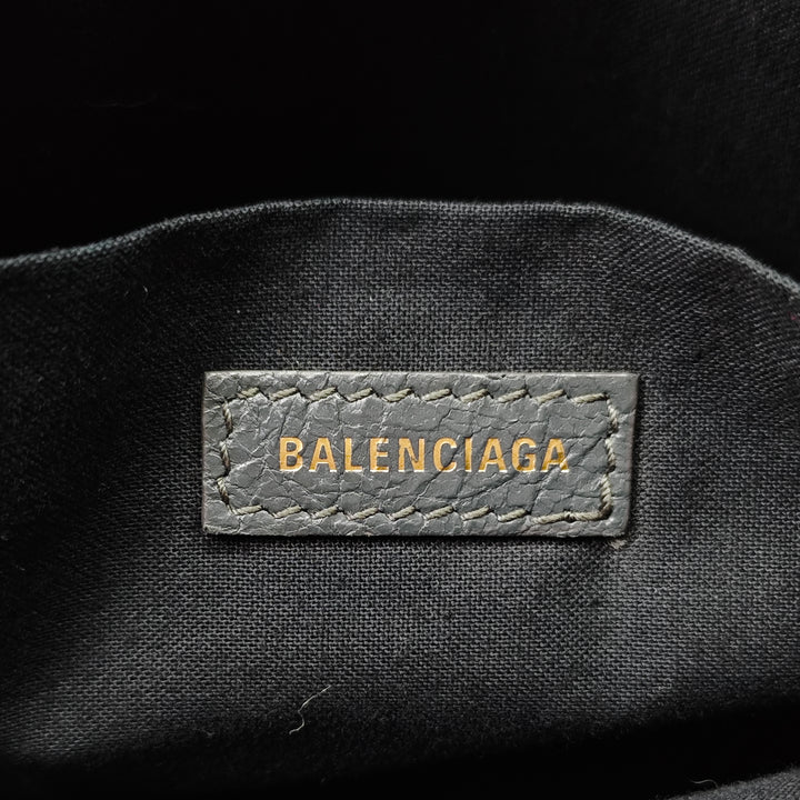 Balenciaga Cuir d’agneau Motocross Classic Zip Around Flat Pochette