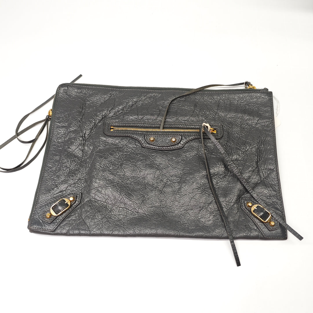 Balenciaga Cuir d’agneau Motocross Classic Zip Around Flat Pochette