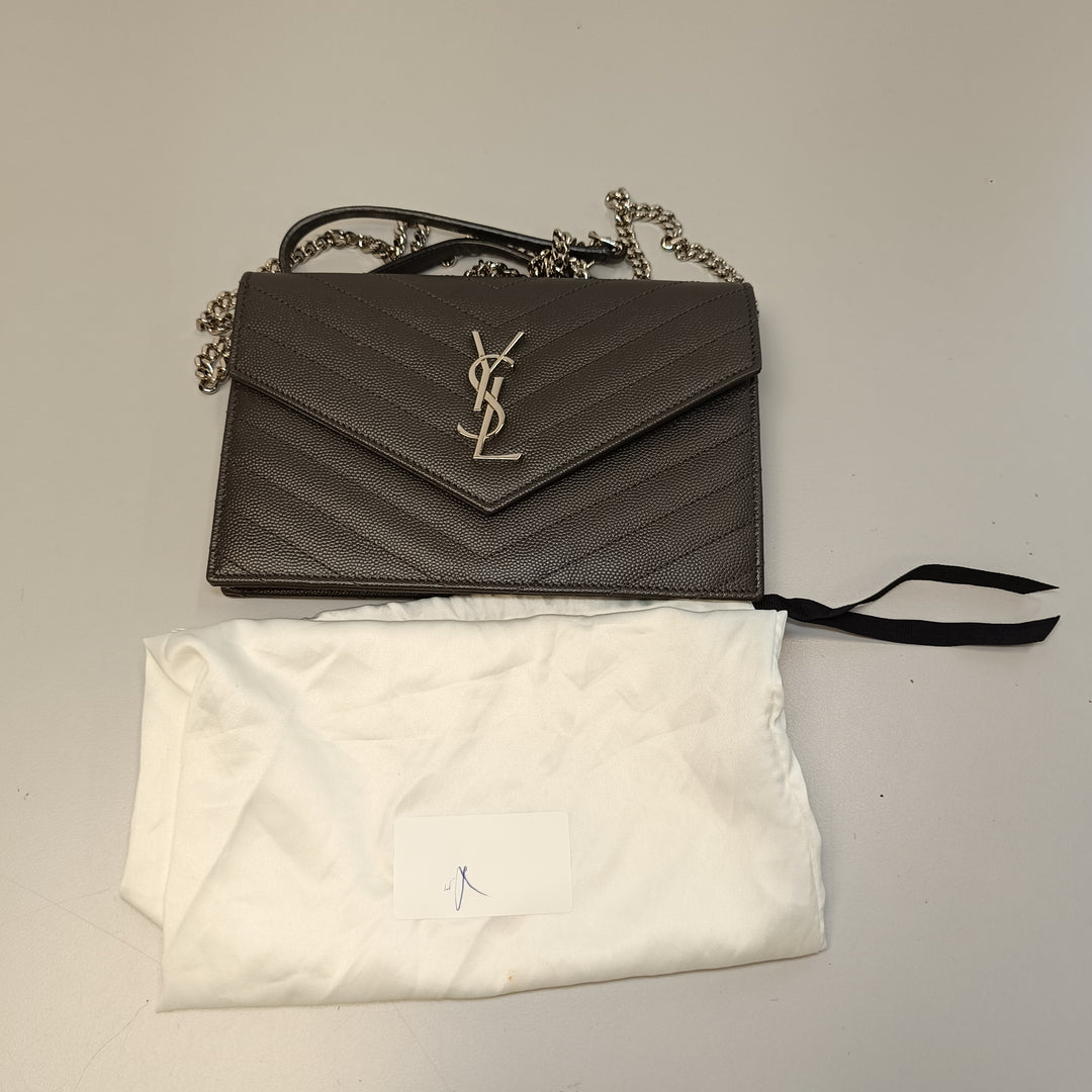 Saint Laurent Grain De Poudre Chevron Cassandre Envelope Chain Portefeuille