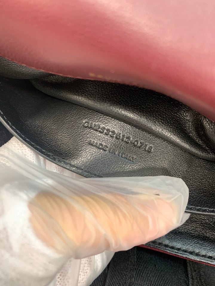 Saint Laurent Medium Cuir d’agneau Monogram Vicky Sac à chaîne