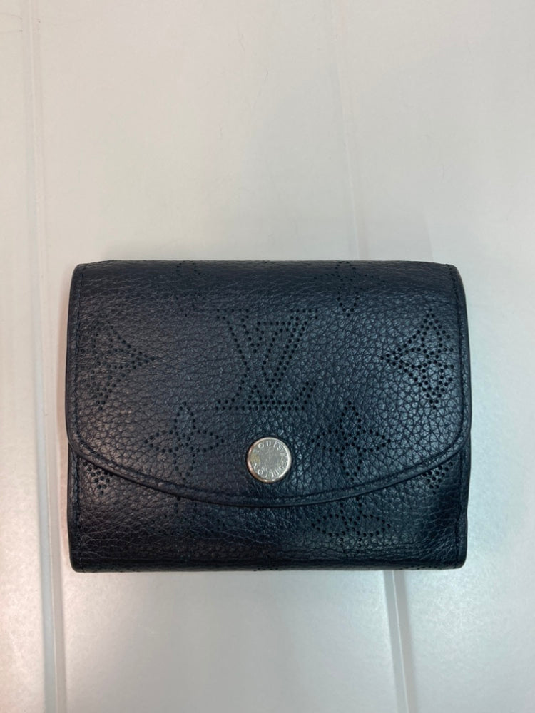 Louis Vuitton Monogram Mahina Iris XS
