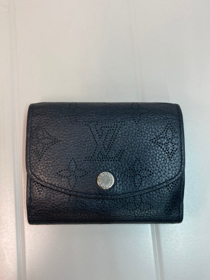Louis Vuitton Monogram Mahina Iris XS