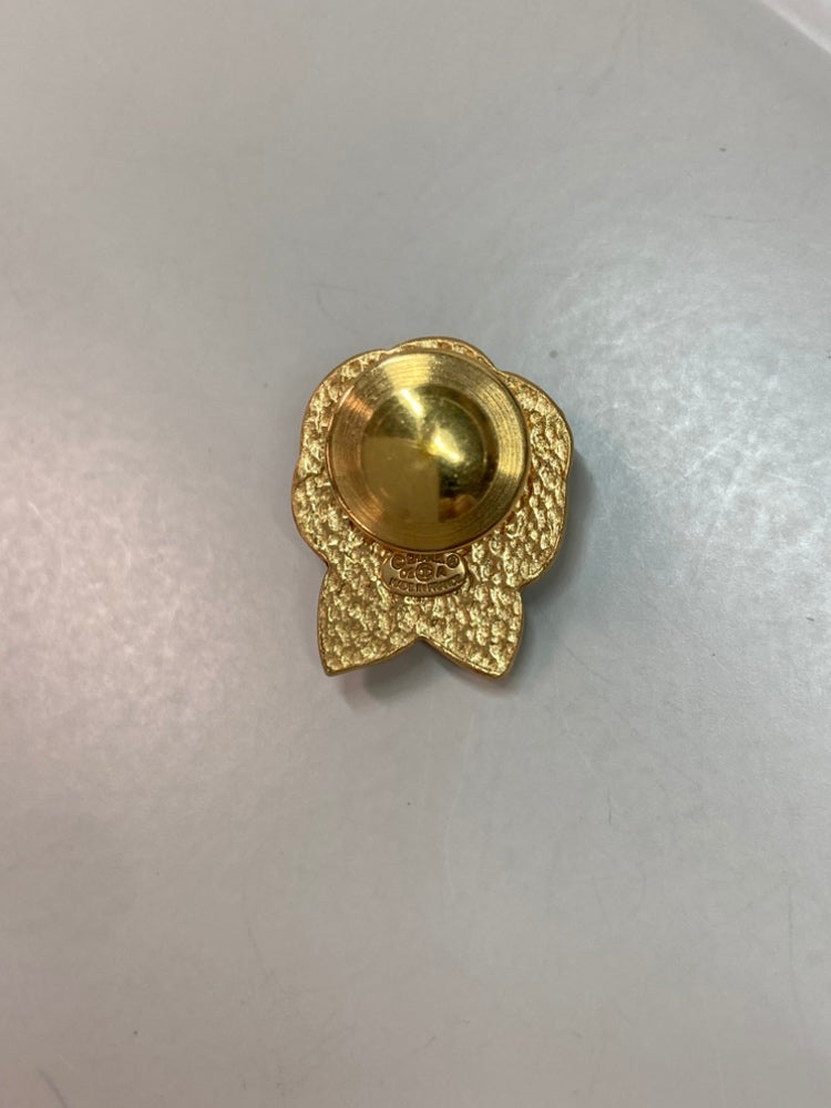 Chanel CC plaqué Émail Perles fantaisie Camellia Pin Broche