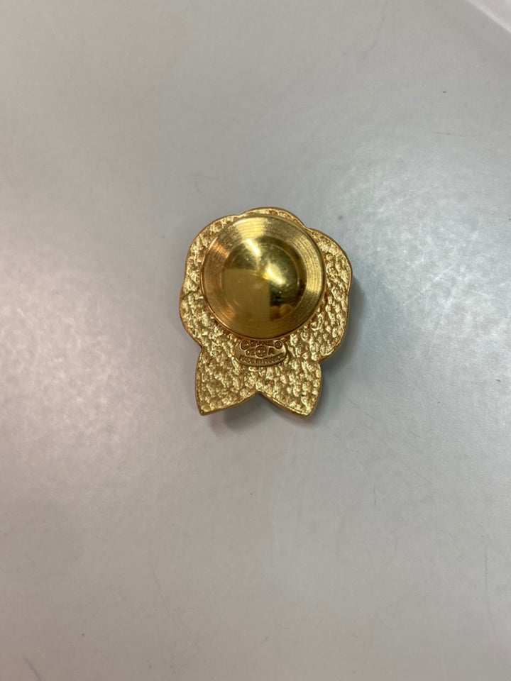Chanel CC plaqué Émail Perles fantaisie Camellia Pin Broche
