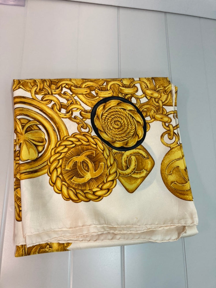 Chanel CC Medallion Chain Printed Soie Foulard