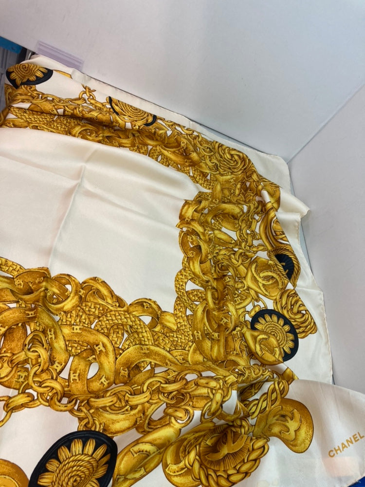 Chanel CC Medallion Chain Printed Soie Foulard
