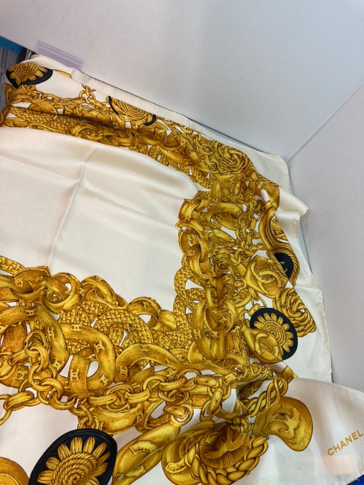 Chanel CC Medallion Chain Printed Soie Foulard