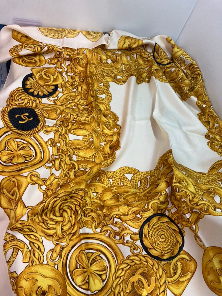 Chanel CC Medallion Chain Printed Soie Foulard
