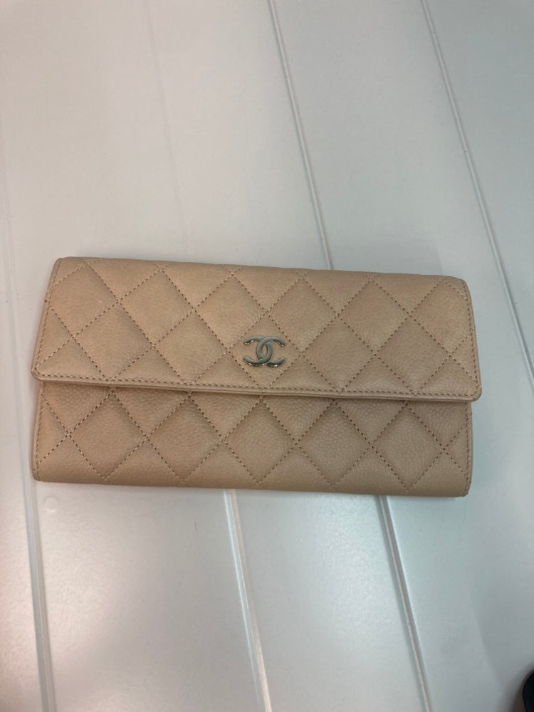 Chanel CC Matelassé Caviar Gusset à rabat Portefeuille long