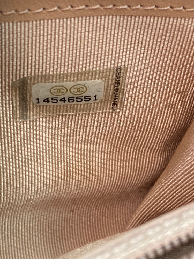 Chanel CC Matelassé Caviar Gusset à rabat Portefeuille long