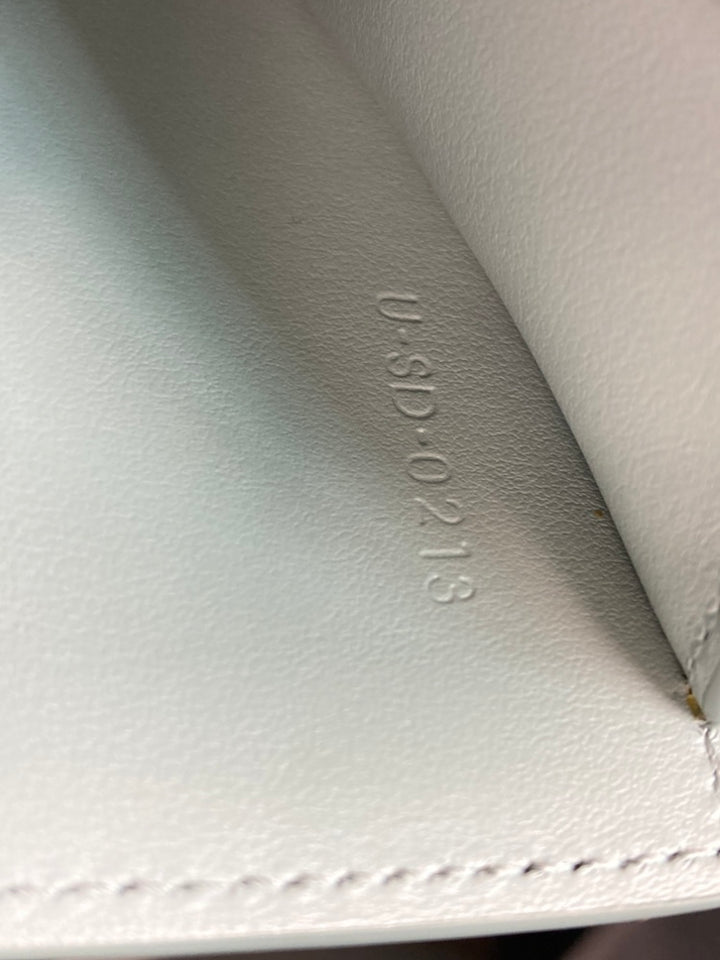 Celine brillant Cuir de veau Triomphe à rabat Small Portefeuille