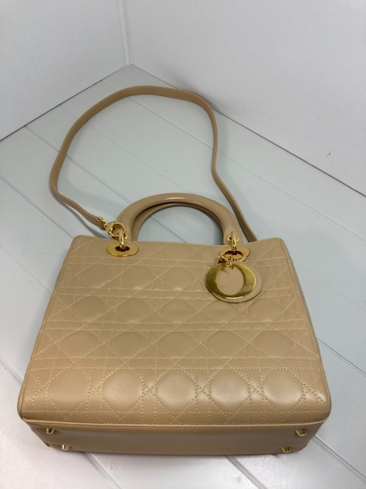 Dior Medium Cuir d’agneau Cannage Lady Dior