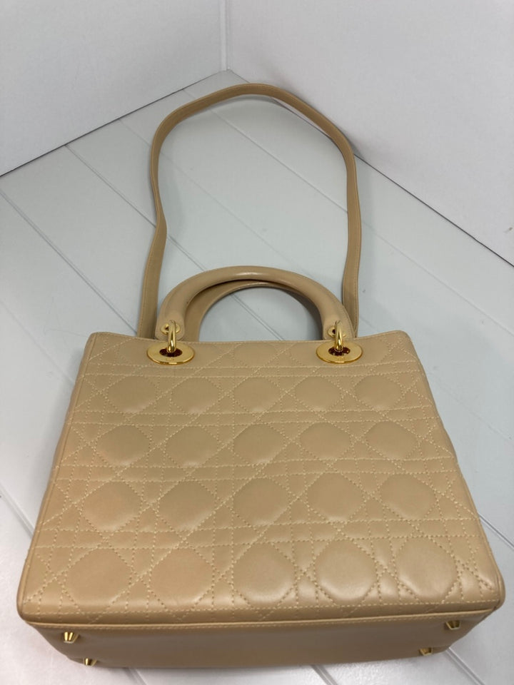 Dior Medium Cuir d’agneau Cannage Lady Dior