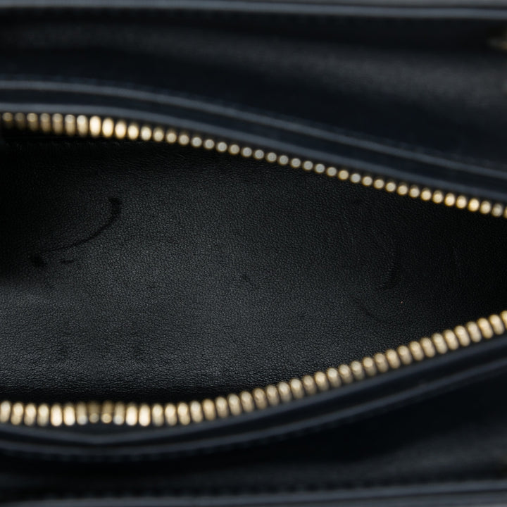 Dior Poches Lady Dior Moyen Cuir de veau Noir – vue 4 – GABY PARIS
