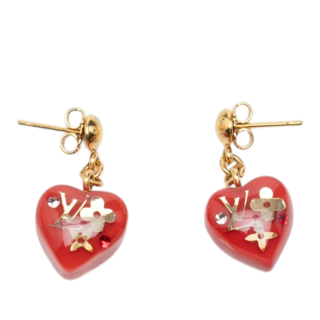 Louis Vuitton Boucles d'oreilles Resin Inclusion Heart pendantes fermoir poussette Monogram plaqué or Rouge – vue principale