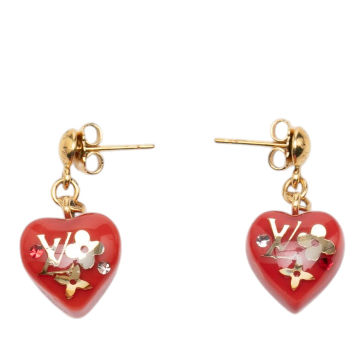 Louis Vuitton Boucles d'oreilles Resin Inclusion Heart pendantes fermoir poussette Monogram plaqué or Rouge – vue 2 – GABY PA