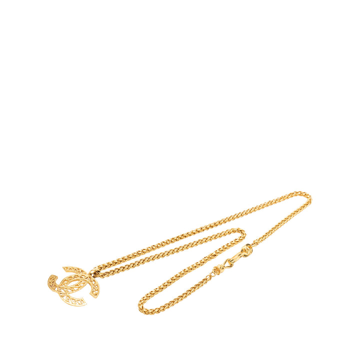 Chanel Collier CC Filigree Pendant plaqué or – vue principale – GABY PARIS
