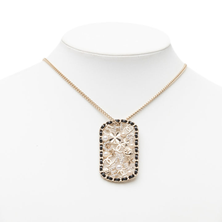 Chanel CC plaqué Mosaic Estate Clover Star Cuir Woven Chain Pendant Collier