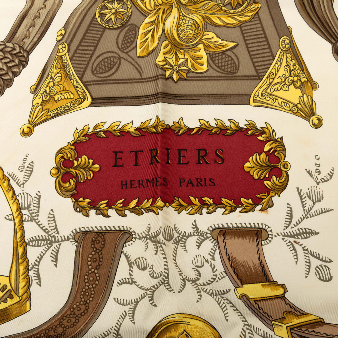 Hermès Carré Etriers 90 Rouge – vue 3 – GABY PARIS