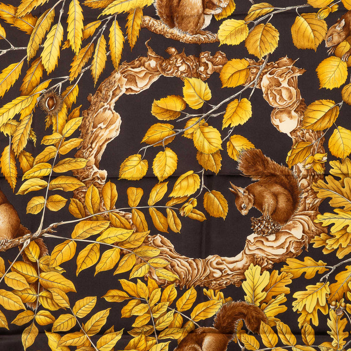 Hermès Casse Noisette Foulard 90 Marron – vue 2 – GABY PARIS