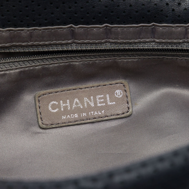 Chanel perforé Reissue 2.55 Drill à rabat Moyen Cuir de veau