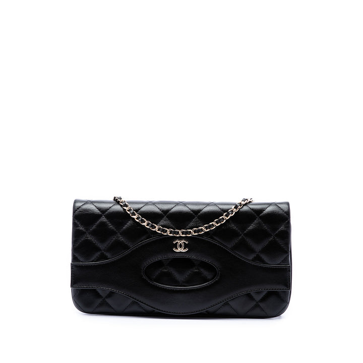 Chanel brillant Froissé 31 Pochette avec chaîne Cuir de veau Noir – vue principale – GABY PARIS
